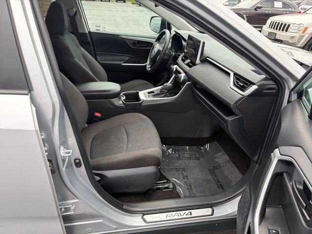 Used 2025 Toyota RAV4 LE AWD/4WD image 23