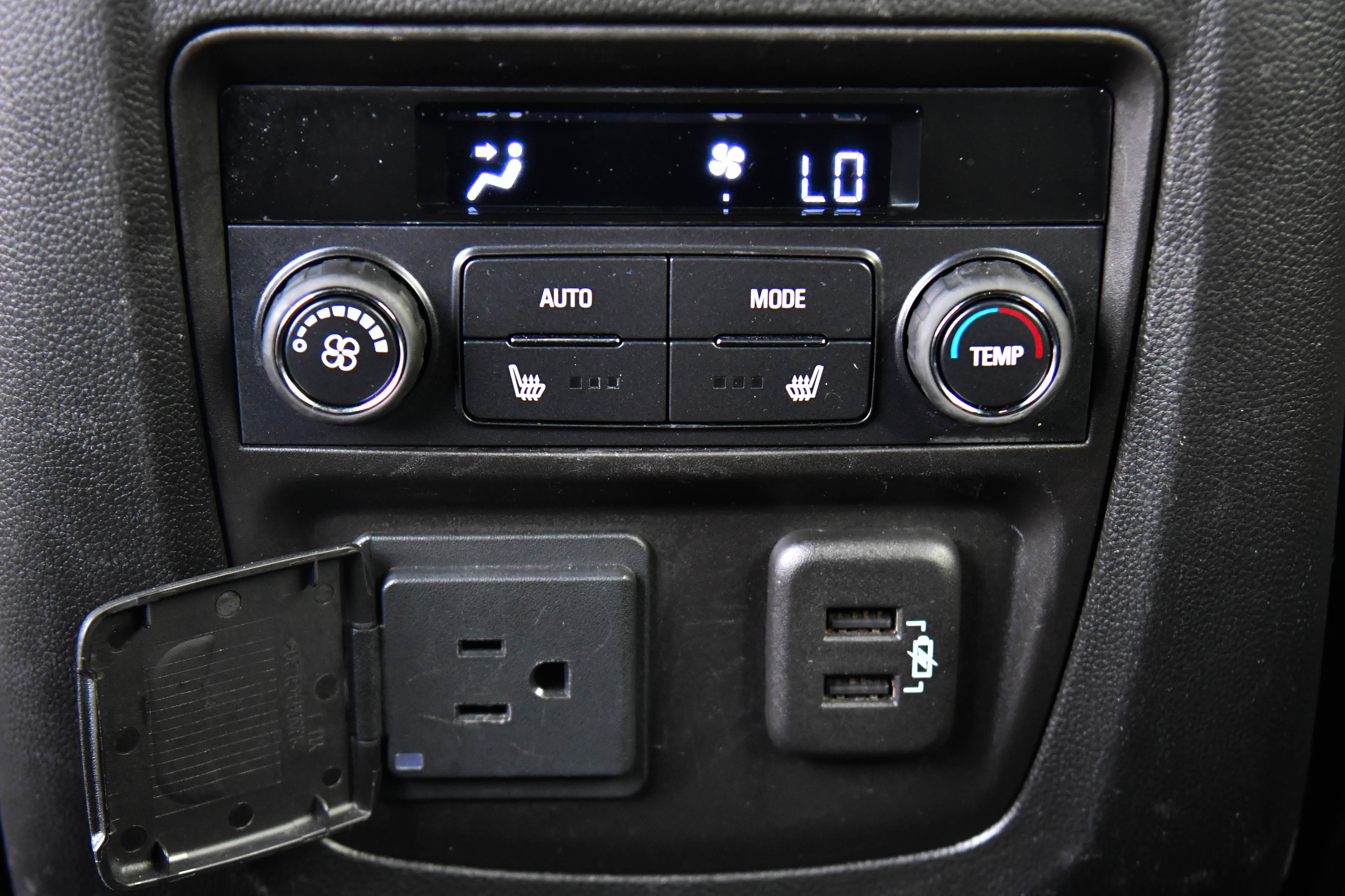 Used 2024 Buick Enclave Premium image 42