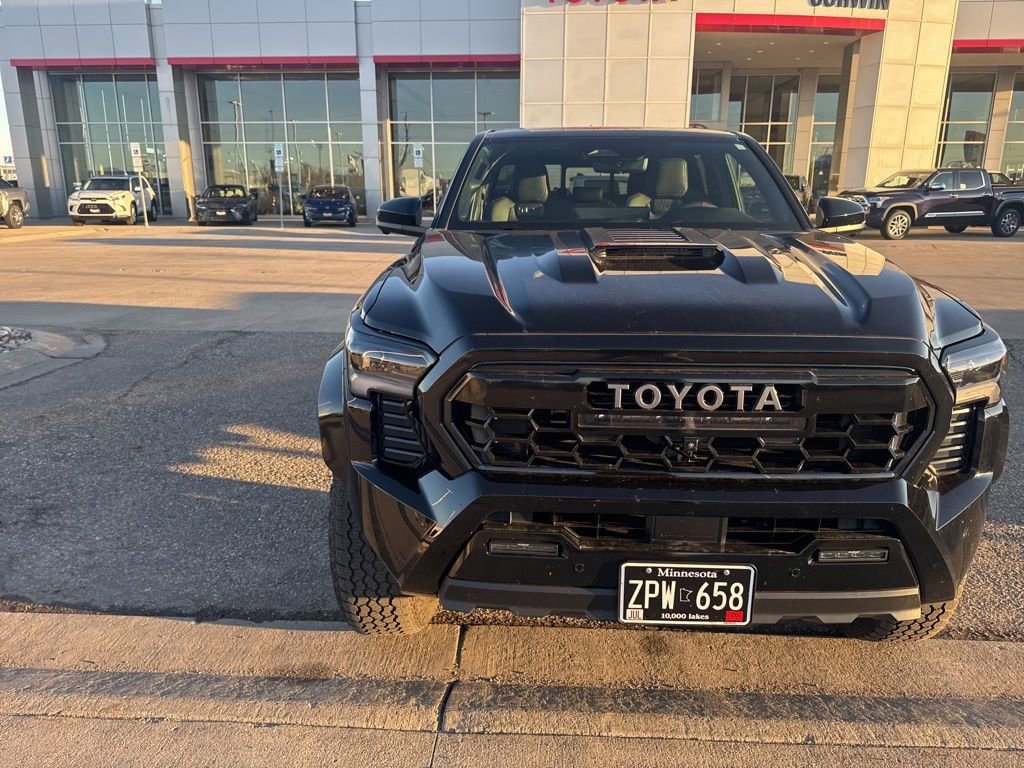 Used 2025 Toyota Tacoma TRD Pro AWD/4WD image 5