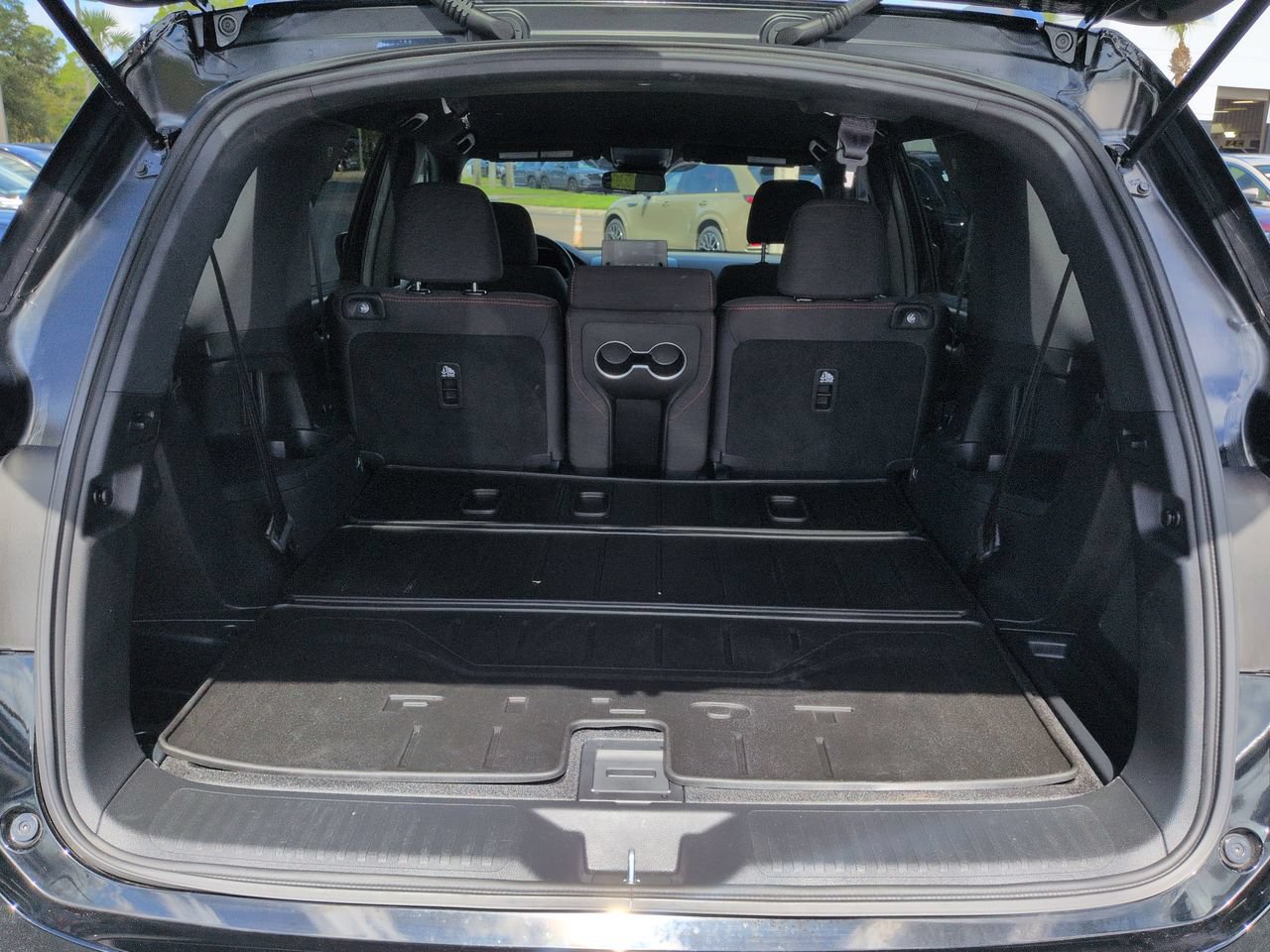 Used 2025 Honda Pilot Sport image 13