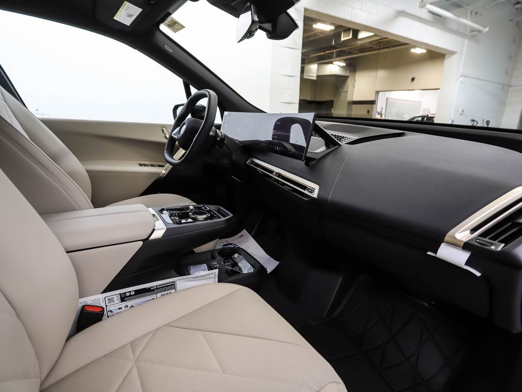 New 2026 BMW iX xDrive45 w/ Premium Package image 30