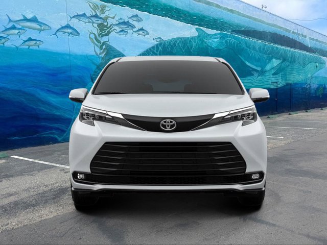 New 2026 Toyota Sienna XLE FWD image 2