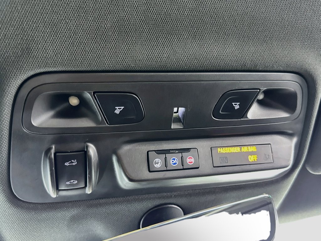 Used 2019 Chevrolet Camaro ZL1 RWD image 28