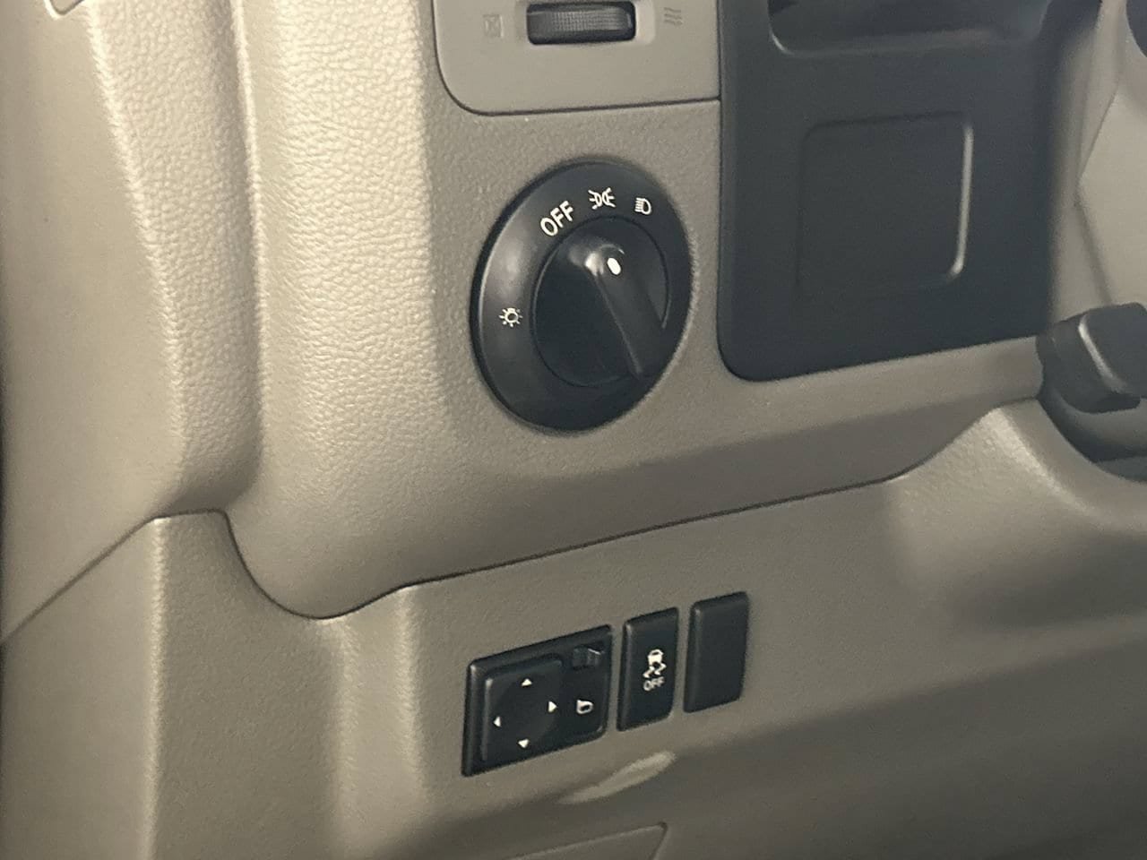 Used 2018 Nissan NV 3500 S RWD image 13
