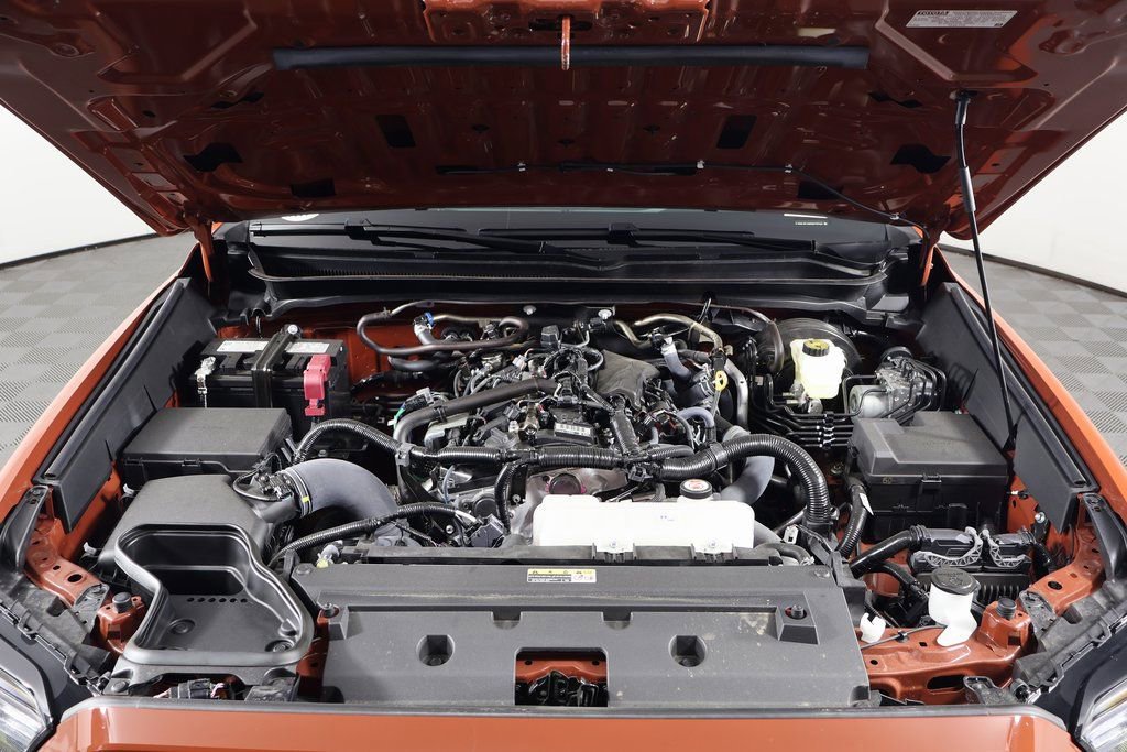 Used 2025 Toyota Tacoma TRD Sport AWD/4WD image 15