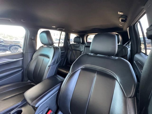 Used 2024 Jeep Grand Cherokee Limited image 14