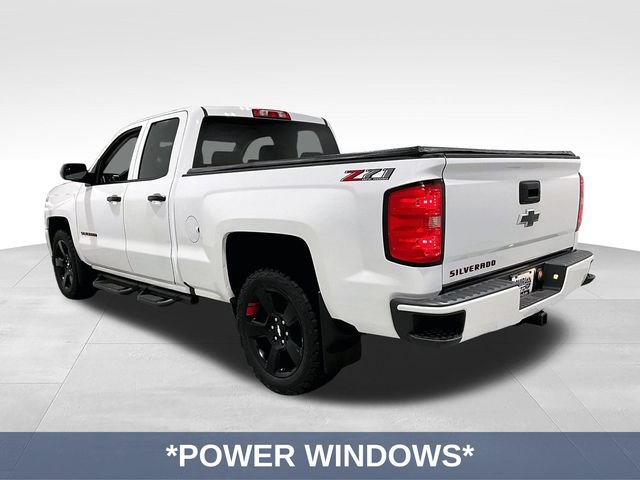 Used 2018 Chevrolet Silverado 1500 LT w/ Redline Edition AWD/4WD image 6