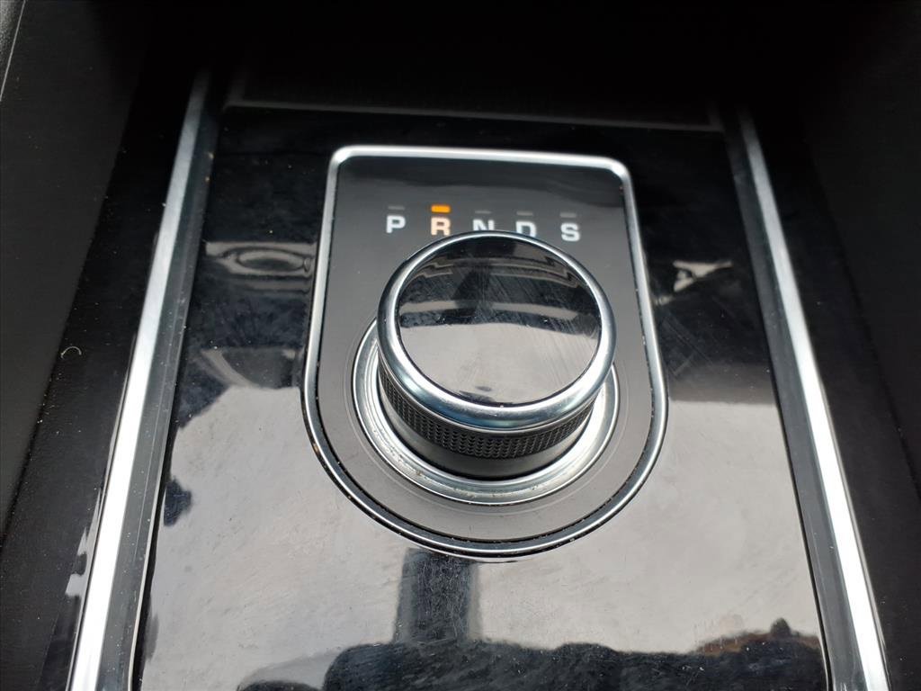 Used 2020 Jaguar F-PACE Premium image 21