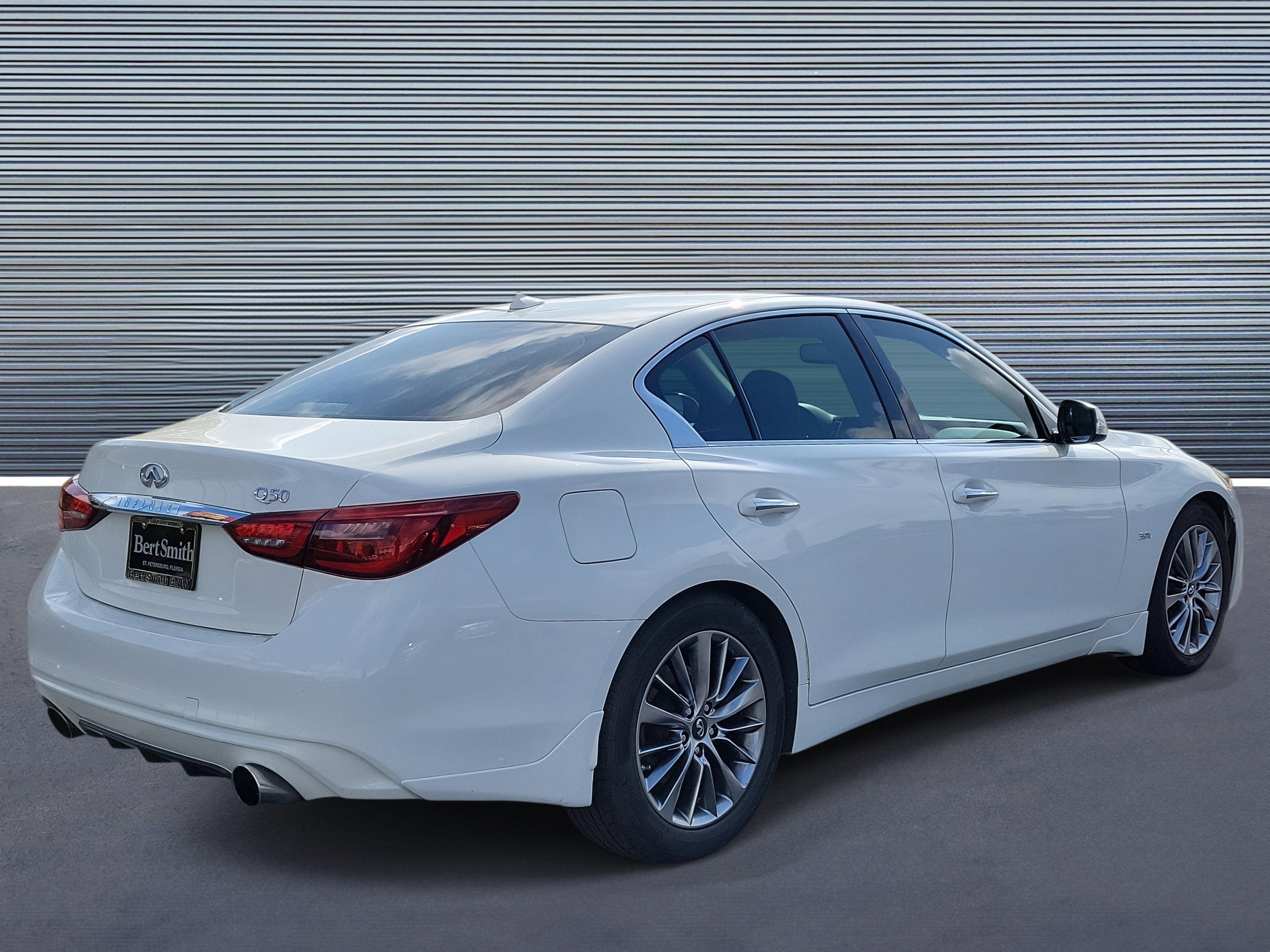 Used 2019 INFINITI Q50 Luxe w/ Essential Package (3.0T Luxe) image 3