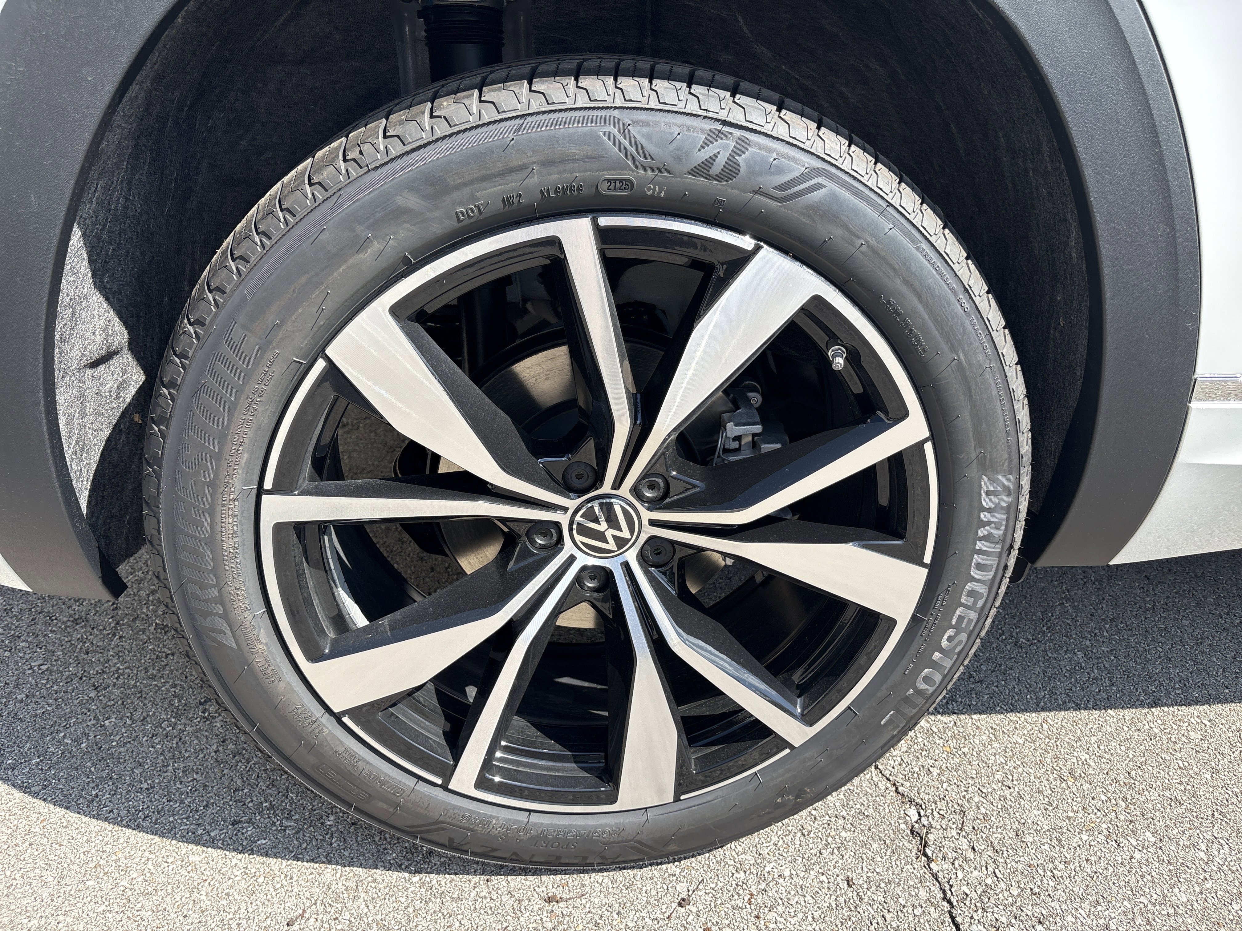 New 2026 Volkswagen Atlas Cross Sport SEL Premium R-Line image 8