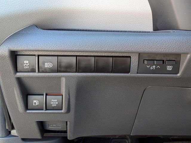 Certified 2024 Toyota Sienna LE image 27