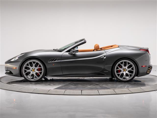 Used 2011 Ferrari California image 2