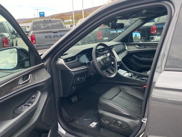 New 2025 Jeep Grand Cherokee Limited w/ Luxury Tech Group II image 15