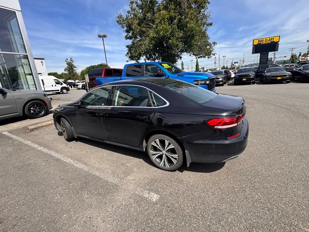 Used 2020 Volkswagen Passat 2.0T SEL FWD image 3