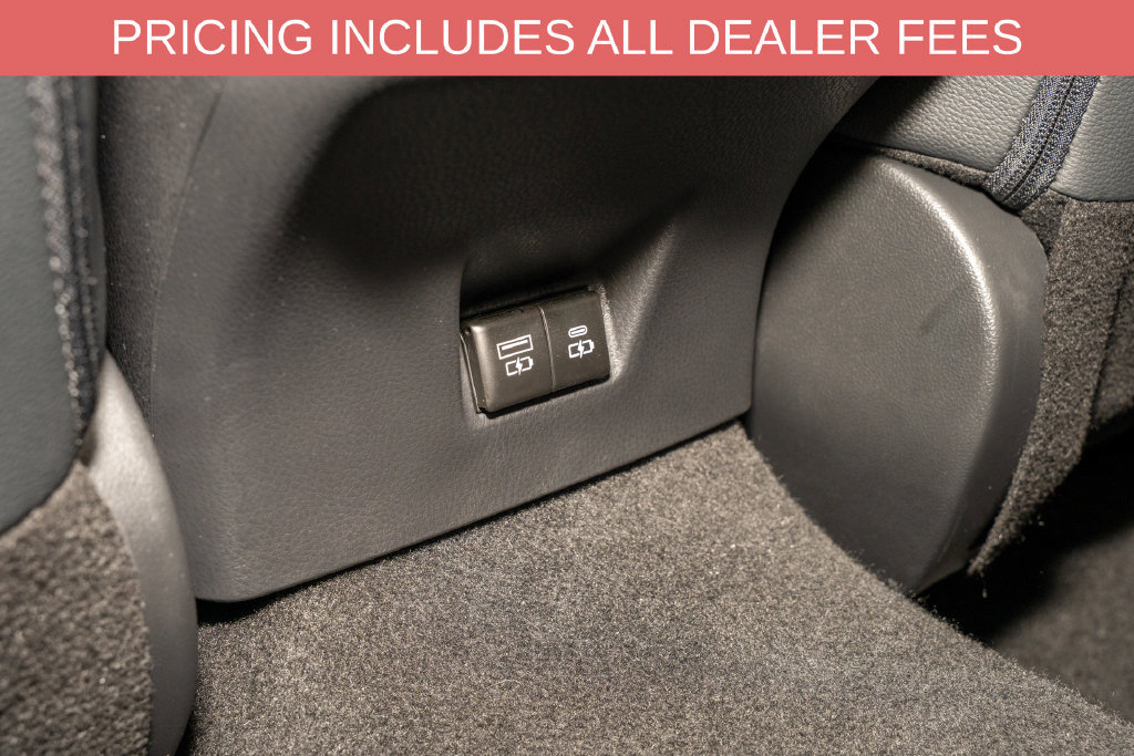 Used 2025 Toyota Camry SE FWD image 7
