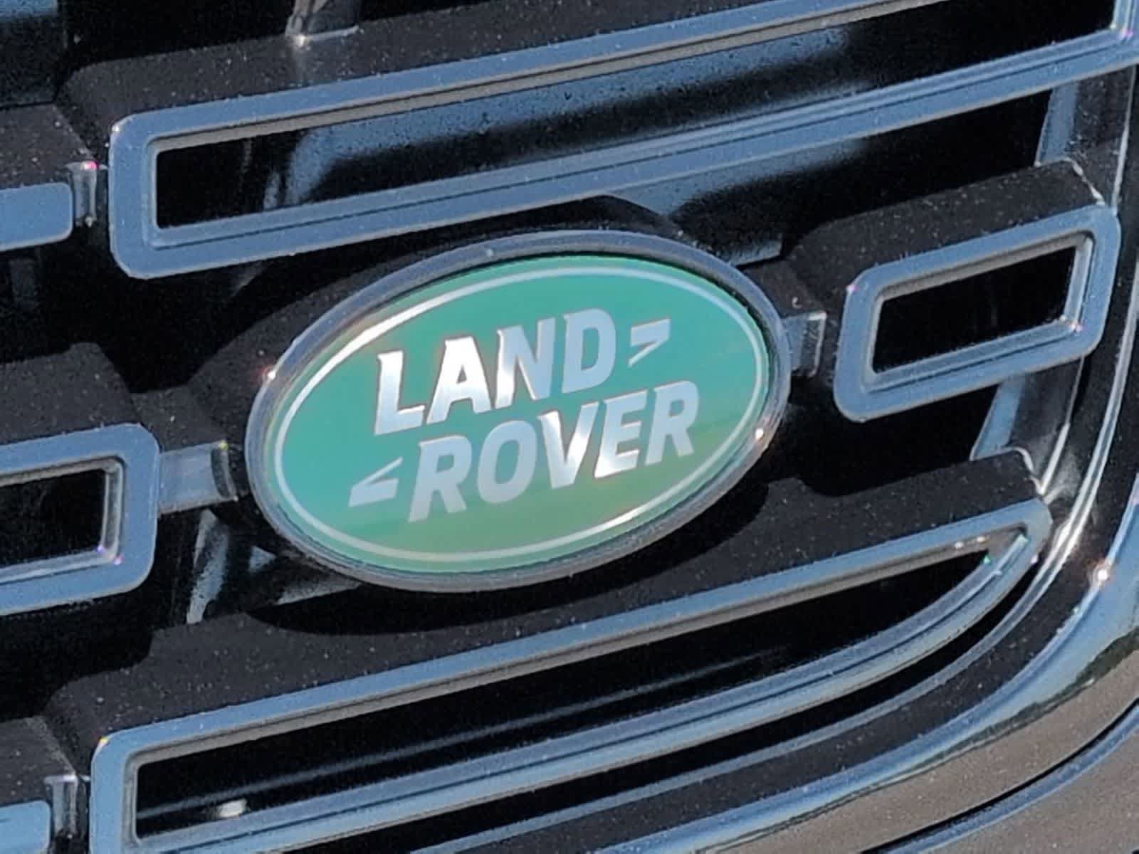 Certified 2025 Land Rover Range Rover Velar Dynamic HSE AWD/4WD image 11