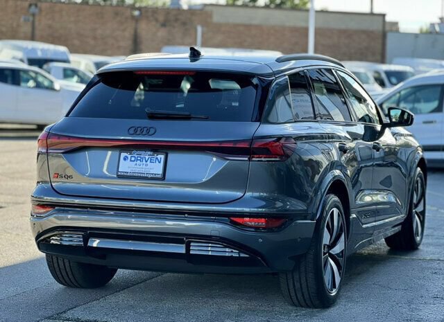 Used 2025 Audi SQ6 e-tron Premium Plus w/ Premium Plus AWD/4WD image 37