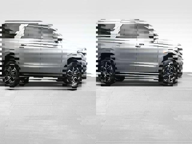 Used 2023 Ford Expedition Max XLT image 25