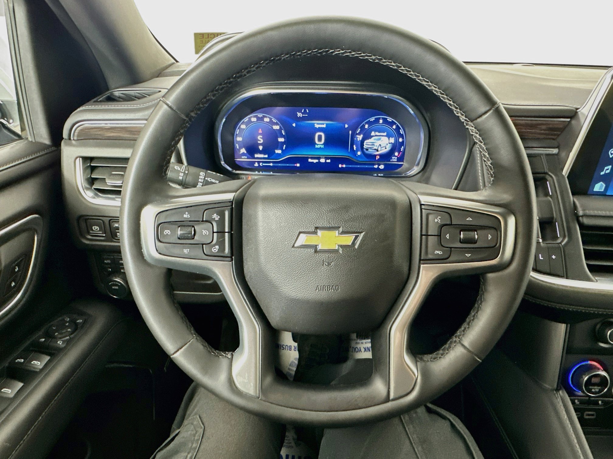 Used 2023 Chevrolet Tahoe LT w/ Luxury Package AWD/4WD image 11