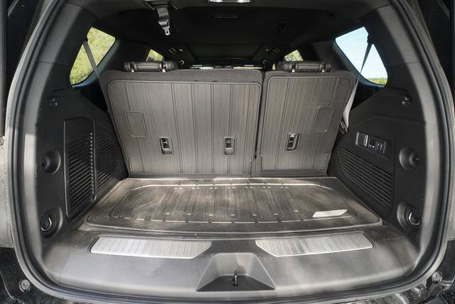 Used 2024 GMC Yukon Denali w/ Advanced Technology Package image 35