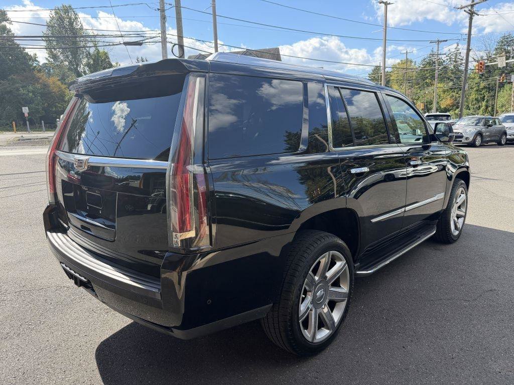 Used 2017 Cadillac Escalade Luxury AWD/4WD image 5