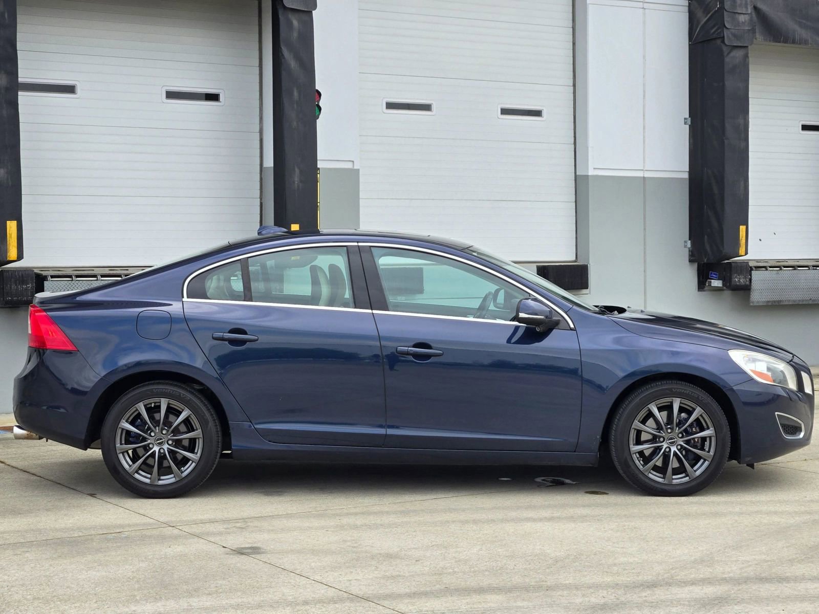Used 2013 Volvo S60 T5 FWD image 9