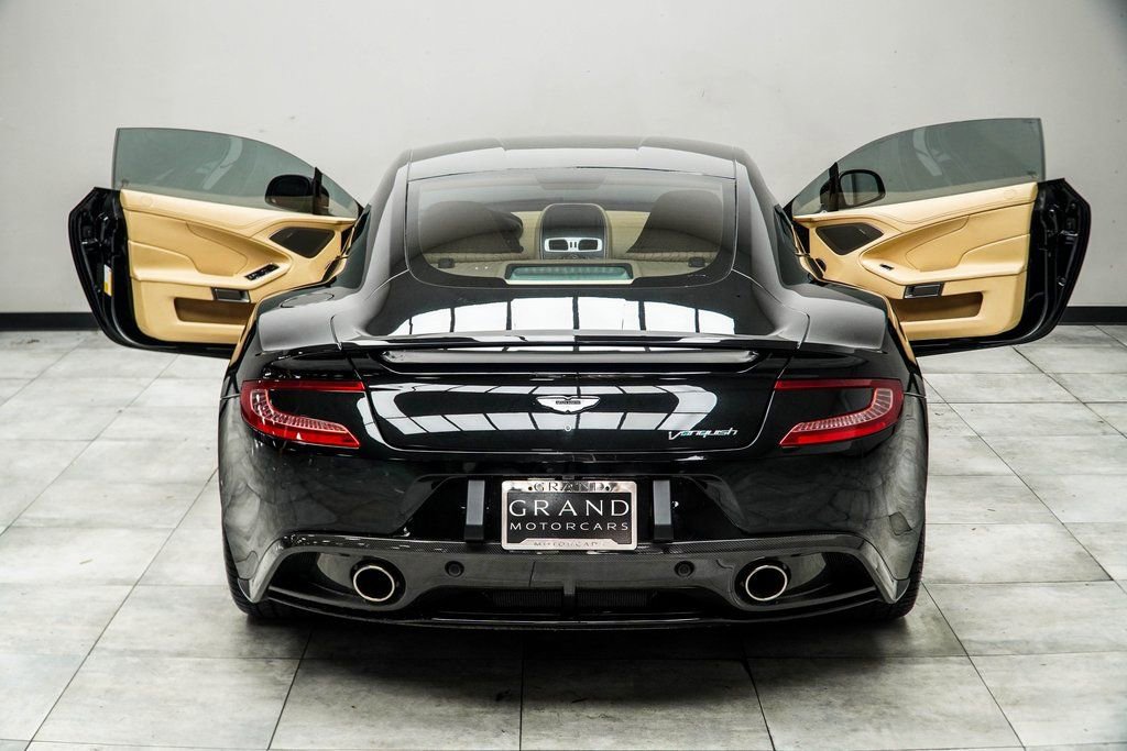 Used 2017 Aston Martin Vanquish Coupe image 19