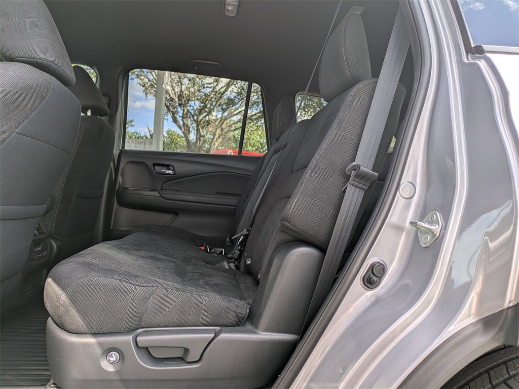 Used 2022 Honda Pilot Sport image 16