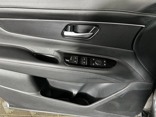 Used 2025 Nissan Murano SV AWD/4WD image 16