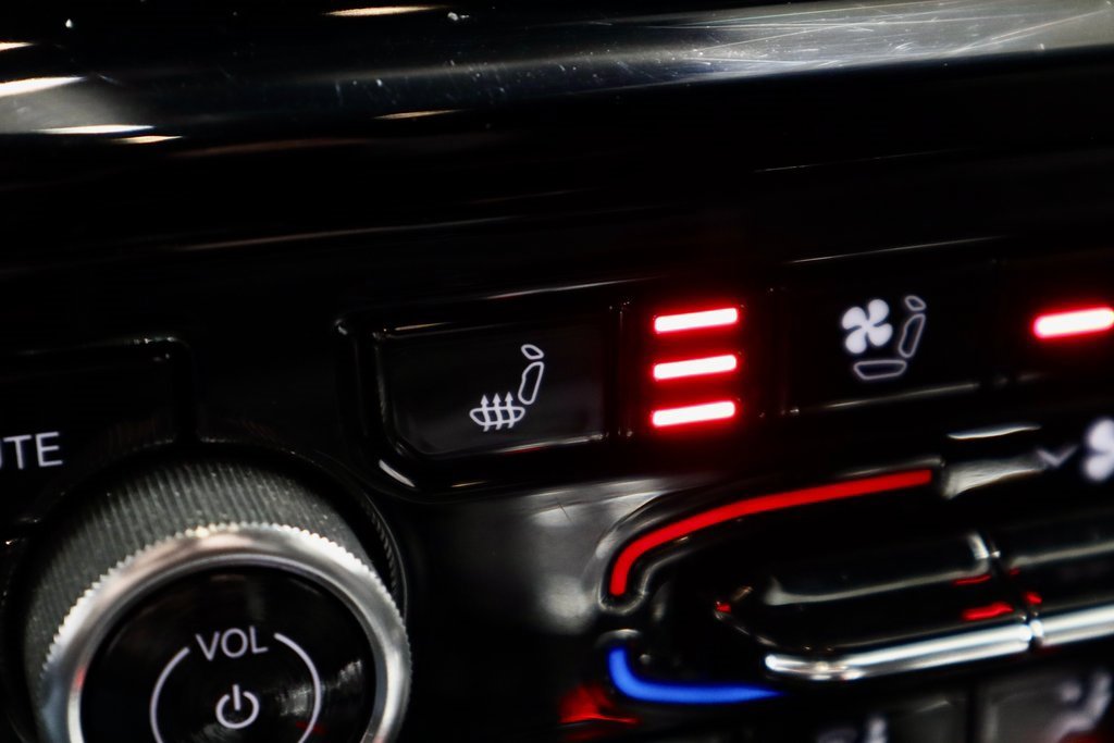 Used 2022 Jeep Grand Cherokee Overland w/ Luxury Tech Group IV image 5