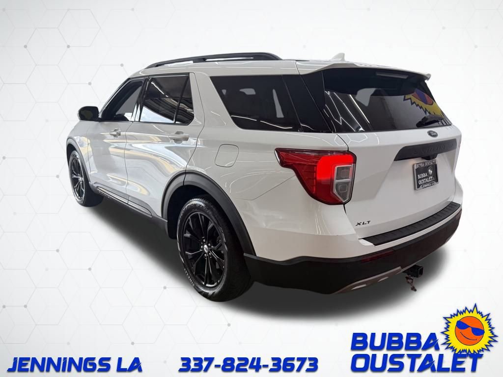 Used 2023 Ford Explorer XLT w/ Equipment Group 202A image 4