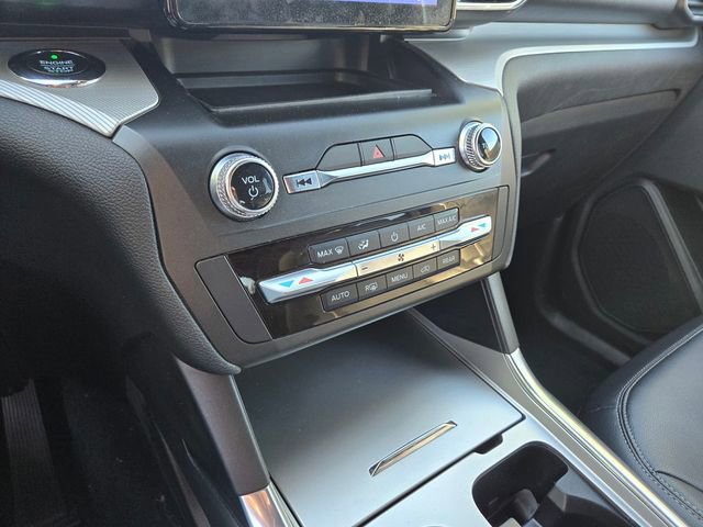 Used 2020 Ford Explorer XLT w/ Equipment Group 202A image 20