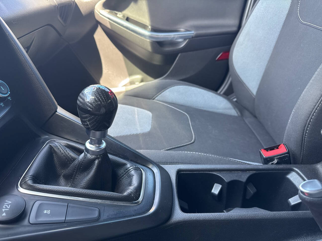 Used 2018 Ford Focus ST FWD image 30