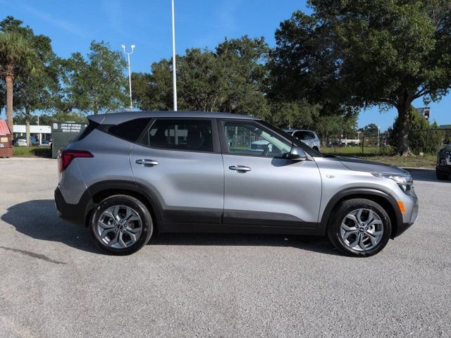 Used 2026 Kia Seltos LX FWD image 3