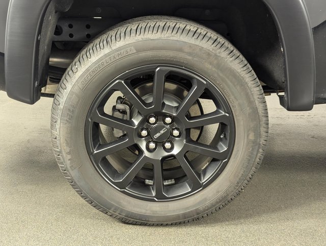 Used 2022 GMC Canyon Denali w/ Denali Black Edition Package image 12