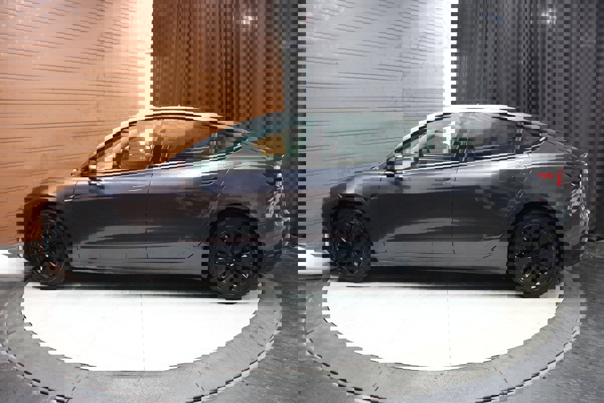 Used 2025 Tesla Model 3 Long Range image 9
