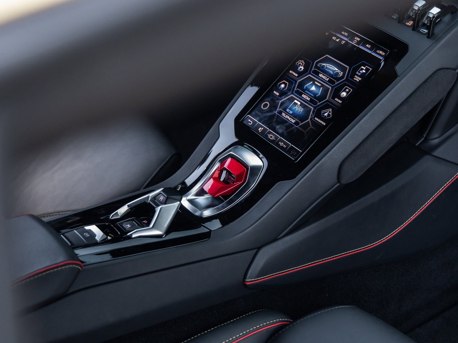 Used 2020 Lamborghini Huracan EVO image 40