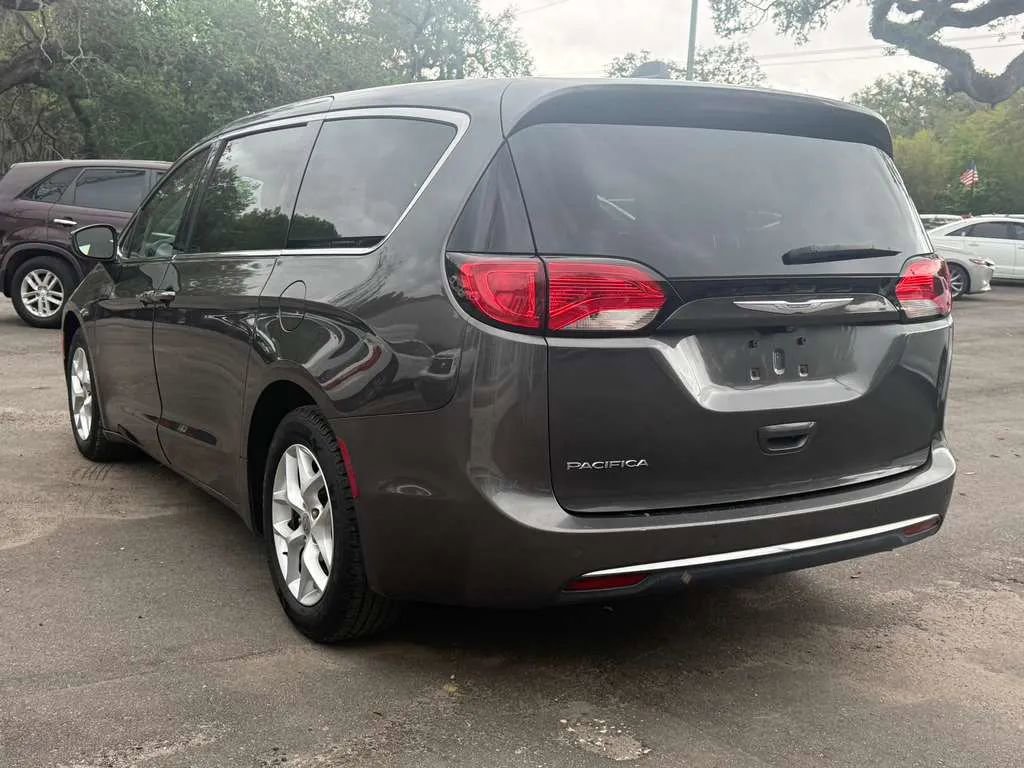 Used 2017 Chrysler Pacifica Touring Plus w/ Tire & Wheel Group image 6