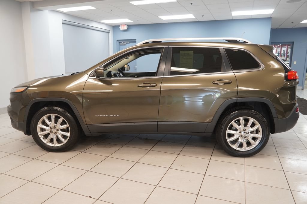 Used 2014 Jeep Cherokee Limited AWD/4WD image 2
