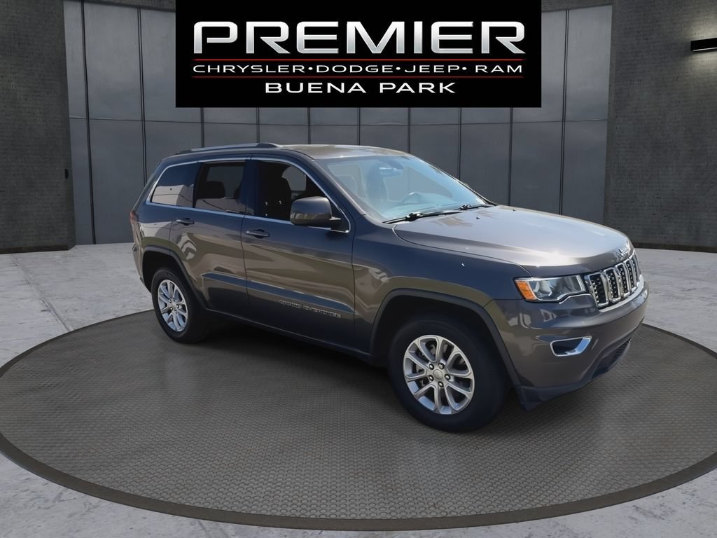 Used 2021 Jeep Grand Cherokee Laredo RWD image 2