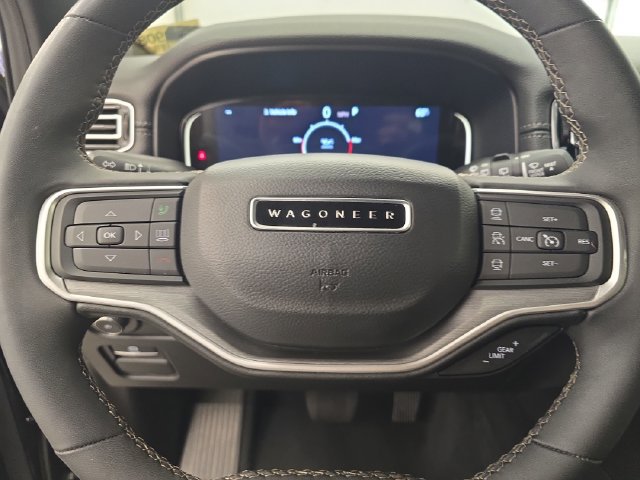 Used 2025 Jeep Wagoneer Series II AWD/4WD image 31