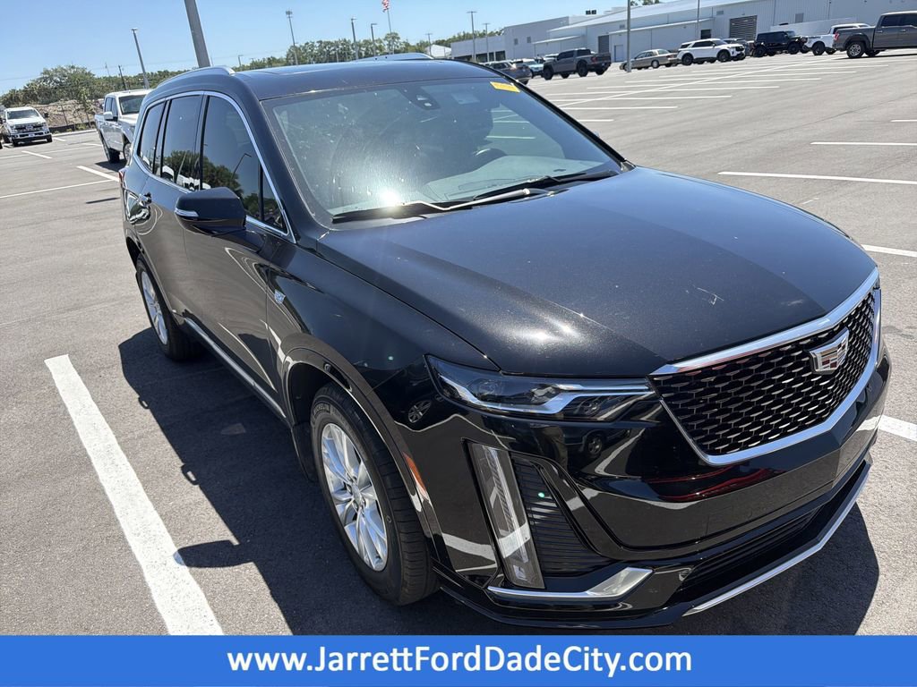 Used 2023 Cadillac XT6 Luxury image 1