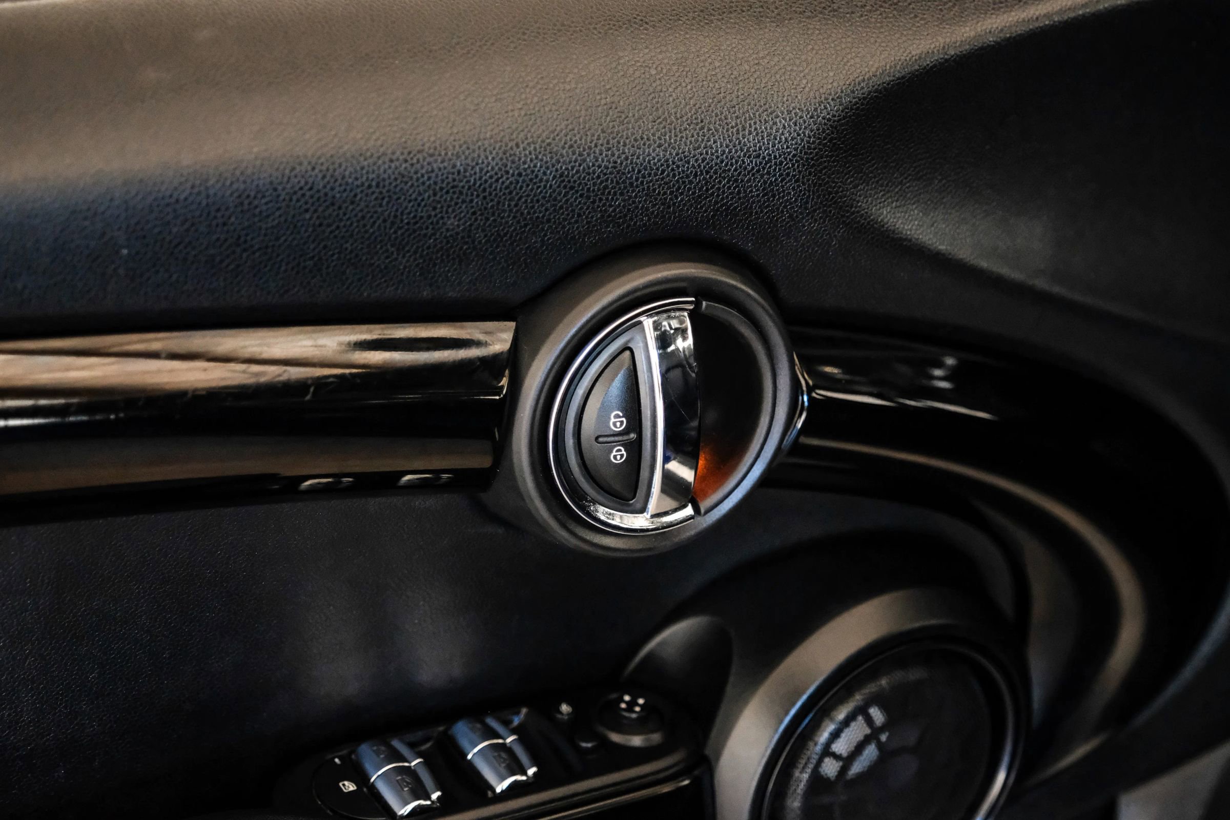 Used 2019 MINI Cooper S w/ Premium Package FWD image 34