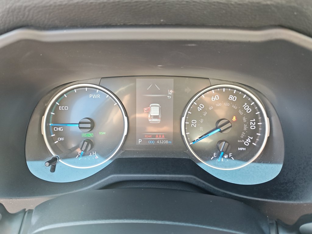 Used 2021 Toyota RAV4 XLE w/ Convenience Package AWD/4WD image 18
