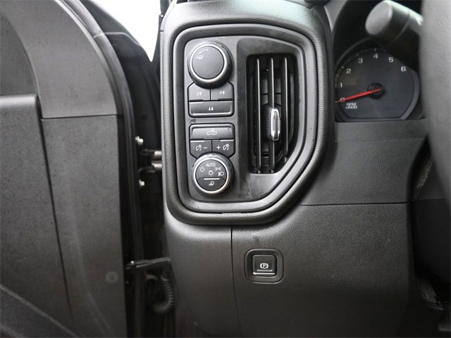 Used 2020 Chevrolet Silverado 2500 Custom w/ Custom Value Package image 33