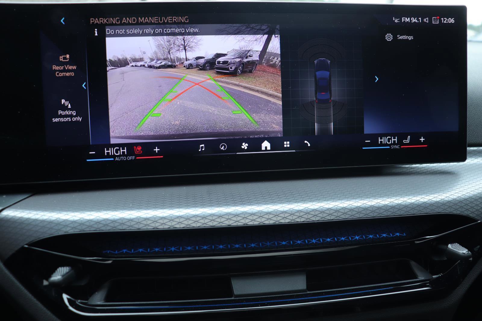 Used 2026 BMW 330i Sedan w/ M Sport Package image 32