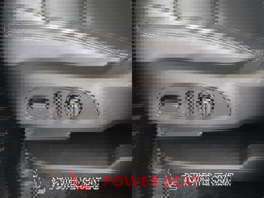 Used 2020 Buick Enclave Essence image 16