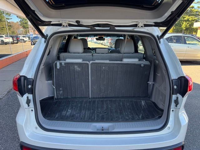 Used 2018 Toyota Highlander XLE AWD/4WD image 25