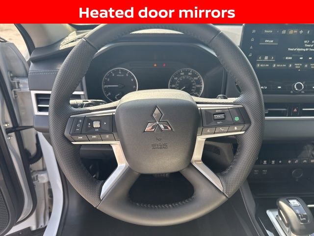 Used 2025 Mitsubishi Outlander SE AWD/4WD image 12
