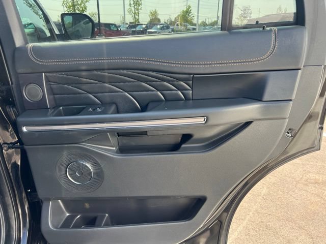 Used 2024 Ford Expedition Platinum AWD/4WD image 13
